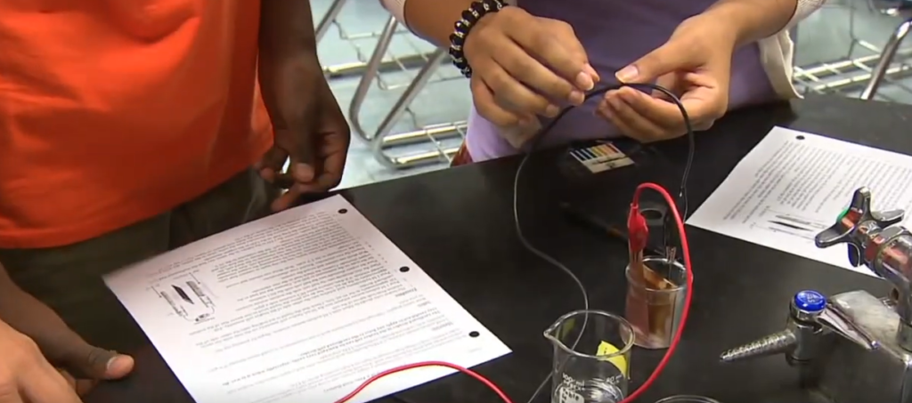 New supercapacitor charges phones in 20 seconds