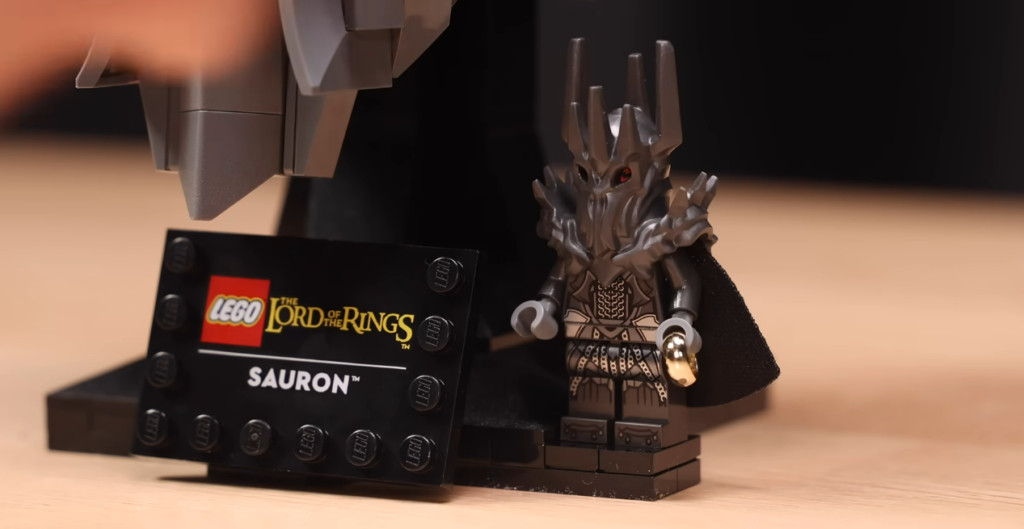 Lego Sauron Helmet Turns a Villain Into a Display Piece