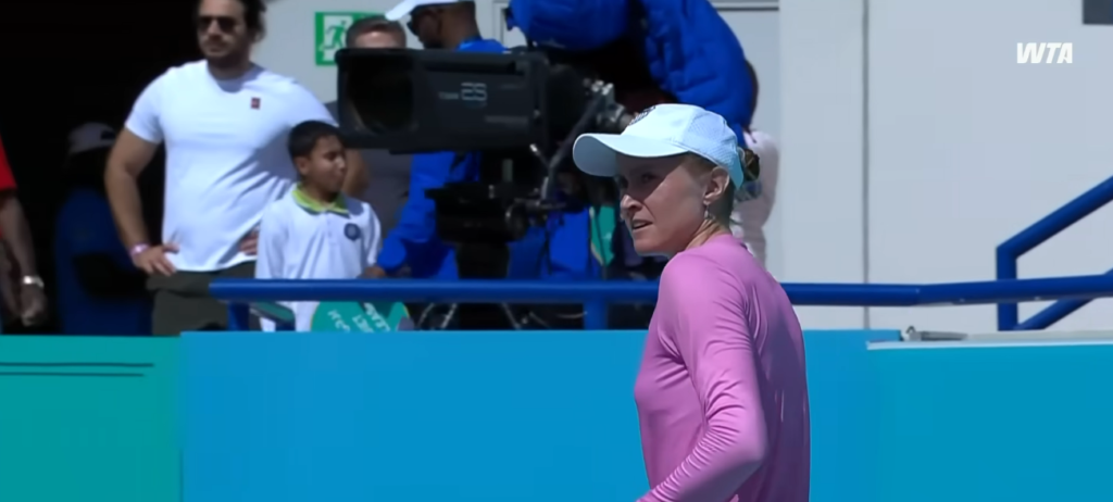 Sasnovich Fights Through Another Three-Set Battle