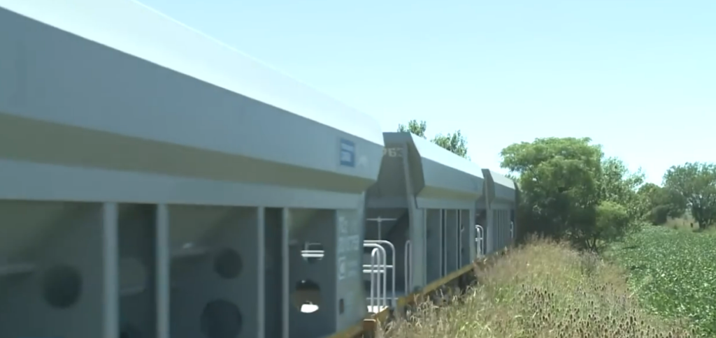 Buenos Aires Transforms Abandoned Railways Into Urban Farms