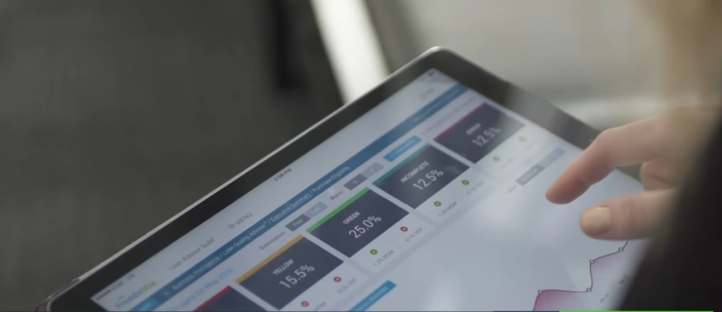 MicroStrategy Share Price Slides Below NAV—Opportunity or Warning?