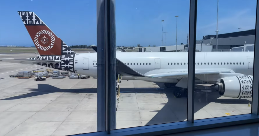 SIA Share Price Hovers at S$6.88 Ahead of February Business Update