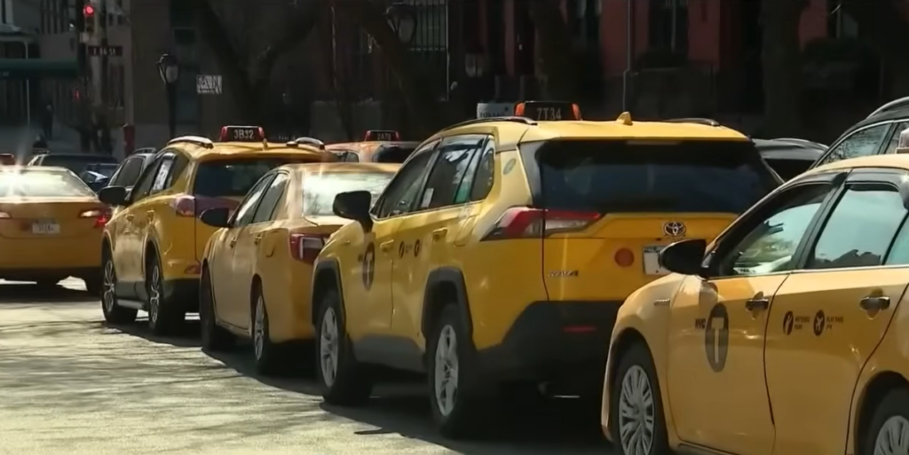 Lyft Stock Plunges After Revenue Miss—Is the Selloff Overdone?