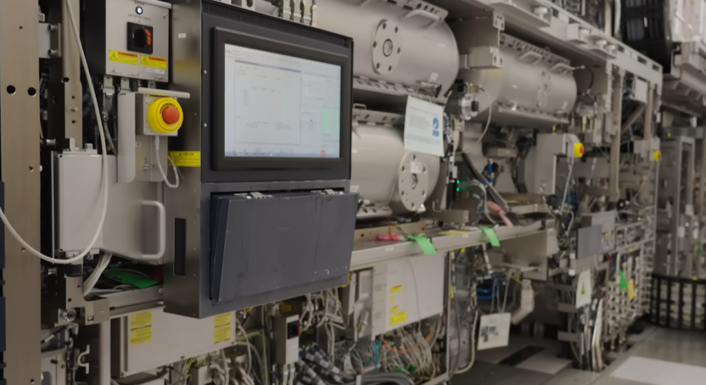 Asml stock Climbs as Chipmakers Bet Billions on the Next Generation