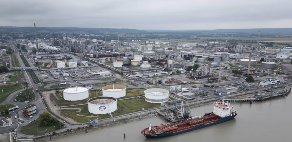 Exxon Mobil Stock Price Reacts to Iran Shock — Investors Brace for Monday Exxon Mobil Stock Price Reacts to Iran Shock — Investors Brace for Monday