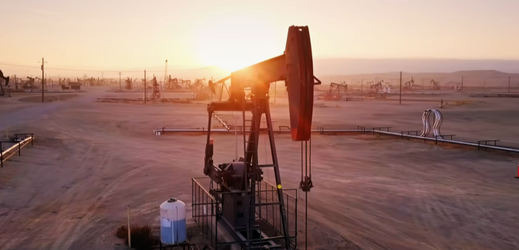 Oil Futures Surge Toward $100 — What Traders See Coming Next