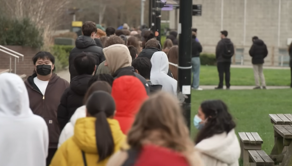 UK Meningitis Outbreak Sparks Alarm as Cases Rise Among Young People
