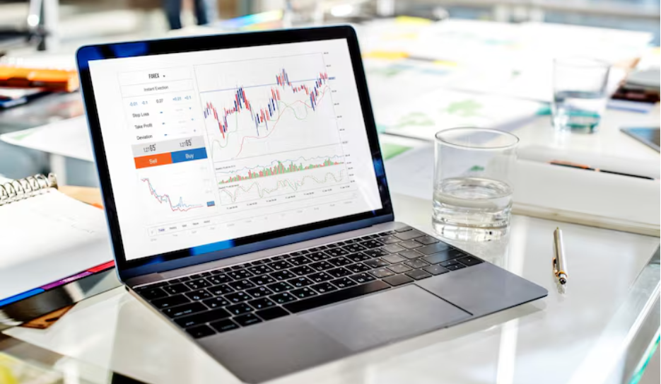 Schwab Wants Robinhood's Customers