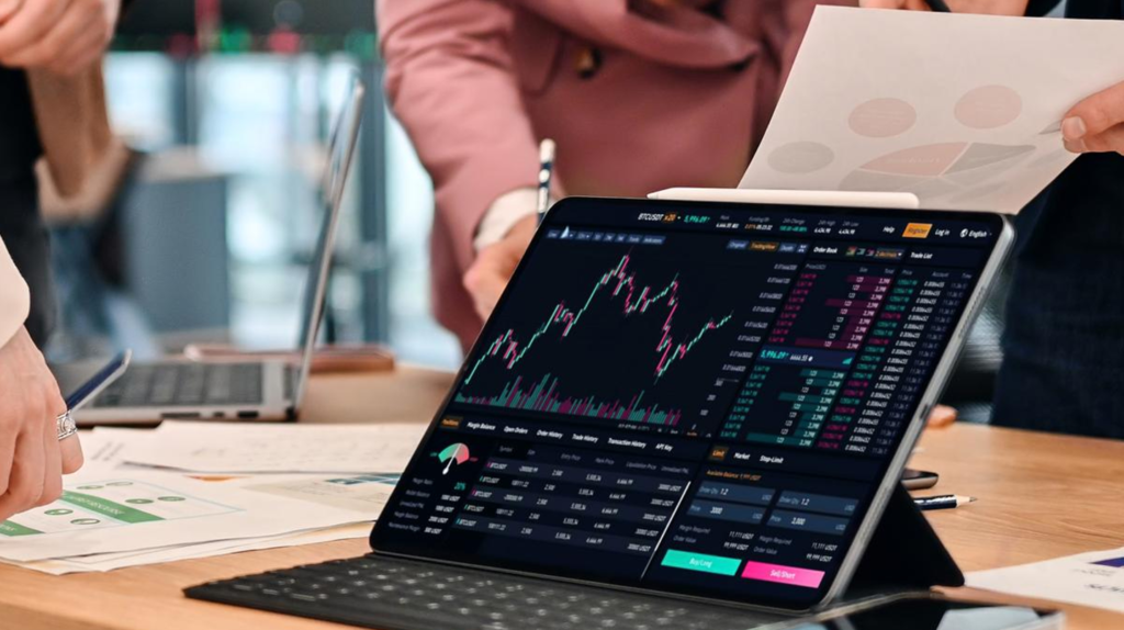 S&P/TSX Composite Gained 0.43% the Day After Falling 550 Points — Canada's Market Is Living Two Days at Once