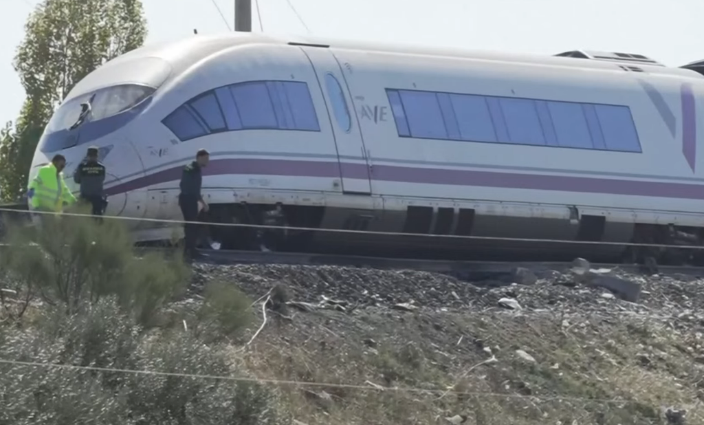 Accidente de tren hoy última hora: 64 muertos en la colisión entre el AVE y el Iryo en Urda, Toledo Accidente de tren hoy última hora: 64 muertos en la colisión entre el AVE y el Iryo en Urda, Toledo